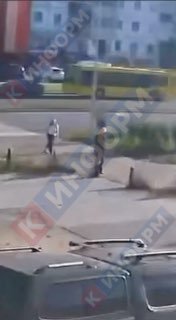 Инцидент на Комсомольском: женщина напала на девушку в никабе с коляской